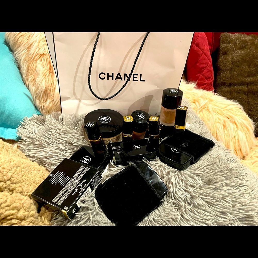 CHANEL Bundle of makeup